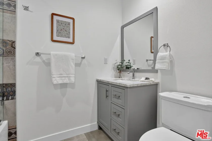 1509 Greenfield Avenue #207 photo 37