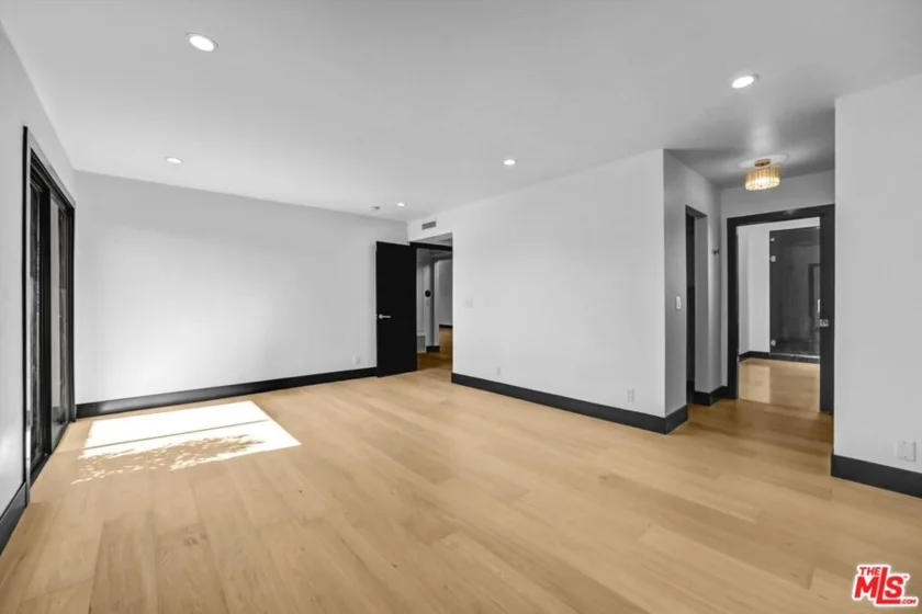 9025 Keith Avenue #302 photo 16