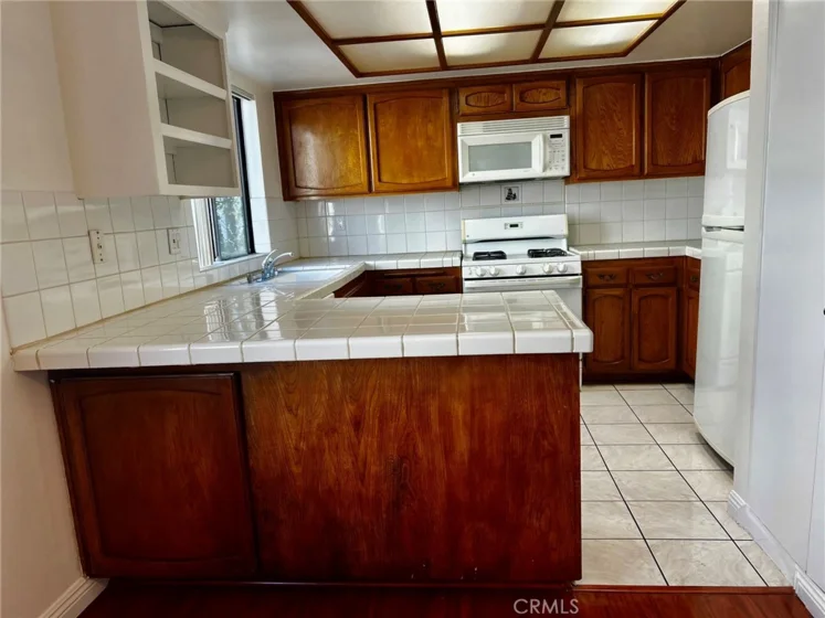 19451 Sherman Way #501 photo 6