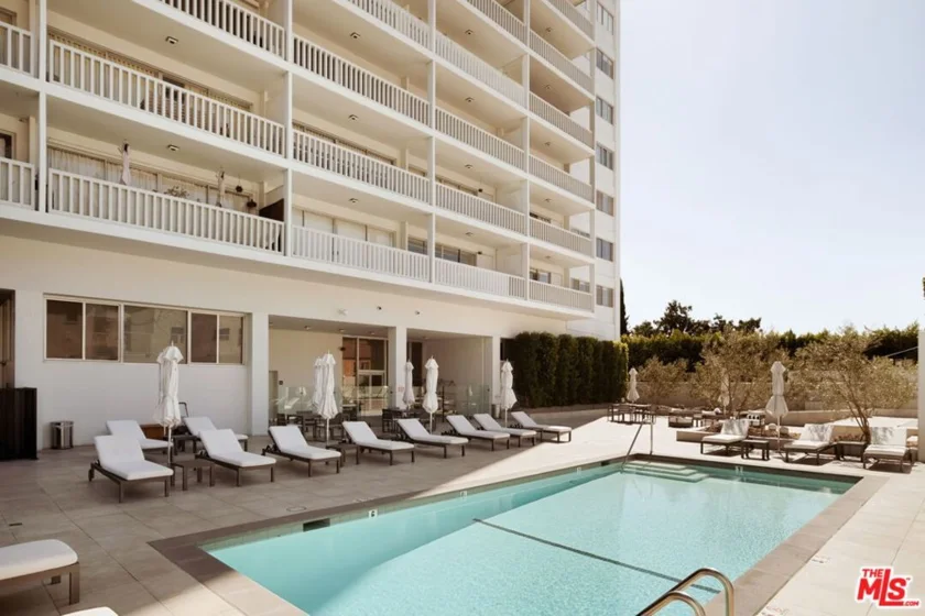 999 N Doheny Drive #807 photo 14