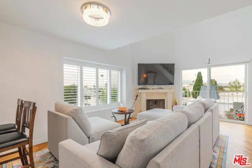 1121 E Wilson Avenue #12 photo 32