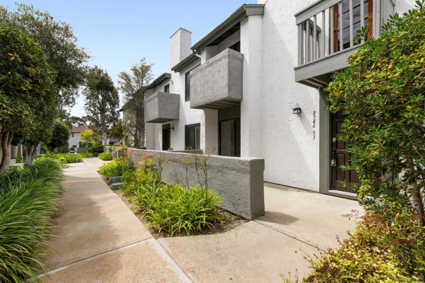 8746 Villa La Jolla Drive #51 photo 26