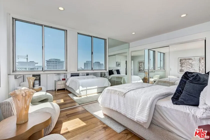 10501 Wilshire Boulevard #1810 photo 14