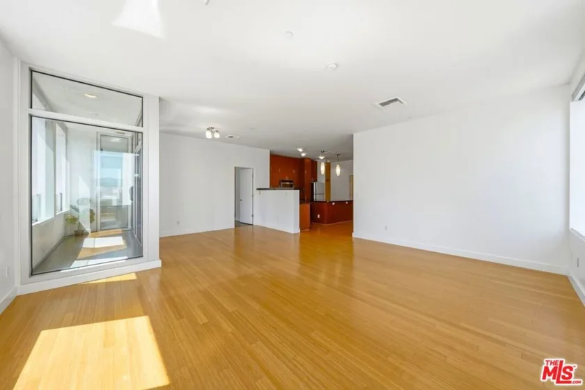 3810 Wilshire Boulevard #605 photo 47