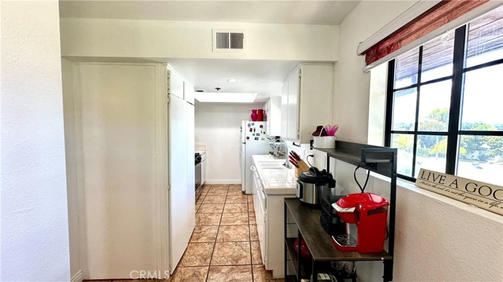 6545 Reseda Boulevard #24 photo 9