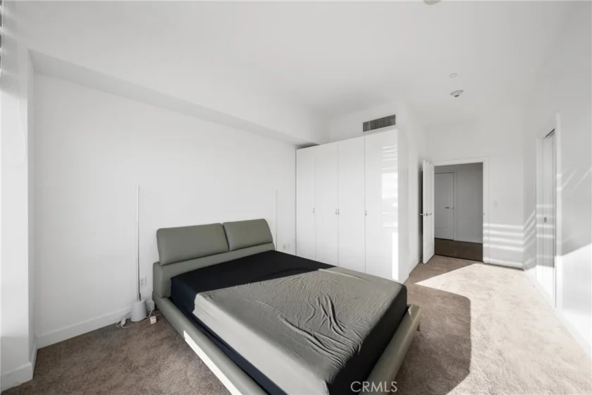 900 W Olympic Boulevard #46B photo 11