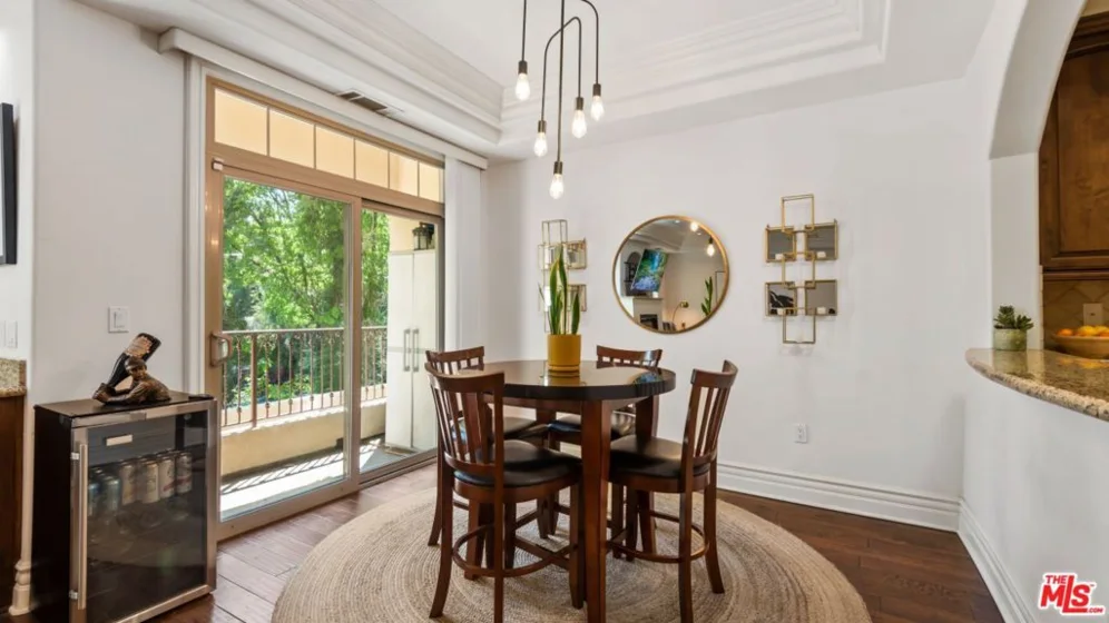 11582 Moorpark Street #104 photo 10