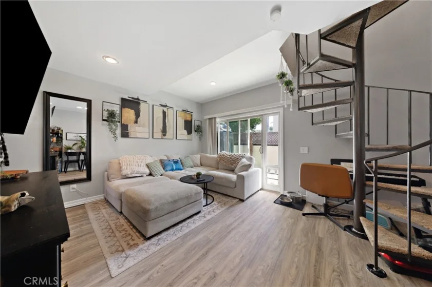 23345 La Crescenta photo 3