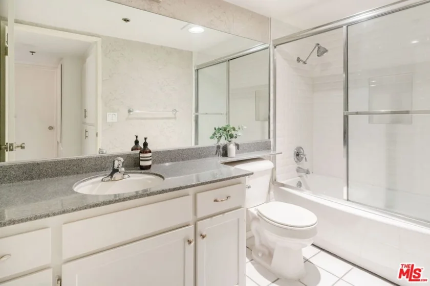 1731 Barry Avenue #214 photo 15