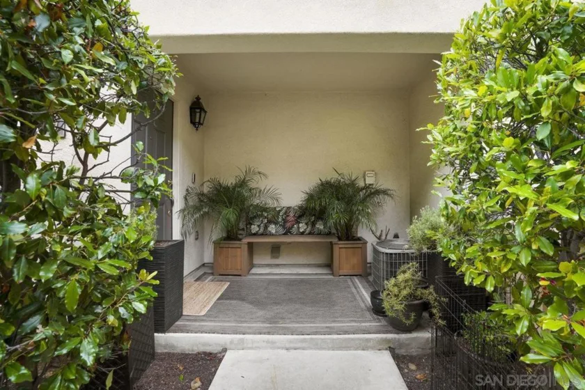 2989 Escala Circle photo 1