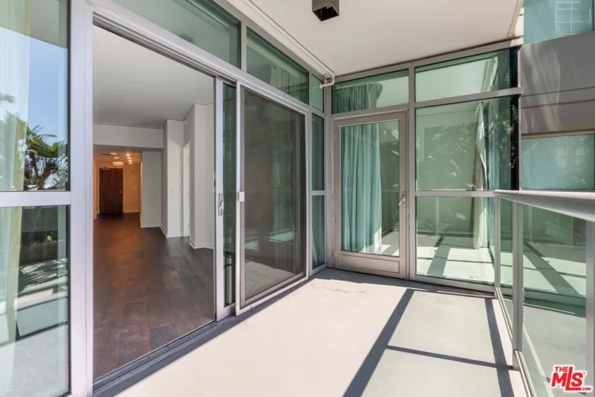 13650 Marina Pointe Drive #404 photo 17