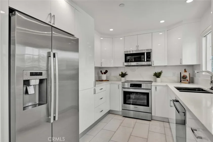 186 Gallery Way photo 5