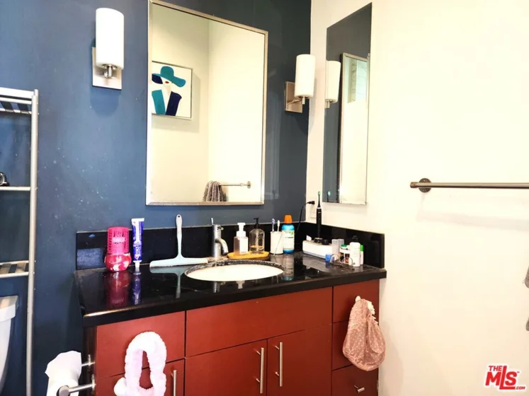 3810 Wilshire Boulevard #1706 photo 11