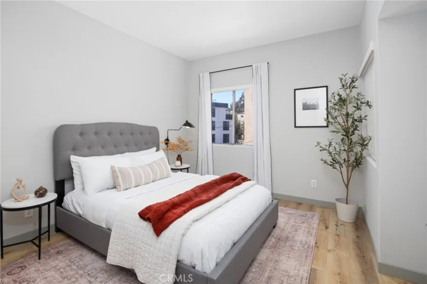 520 S Barrington Avenue #116 photo 30