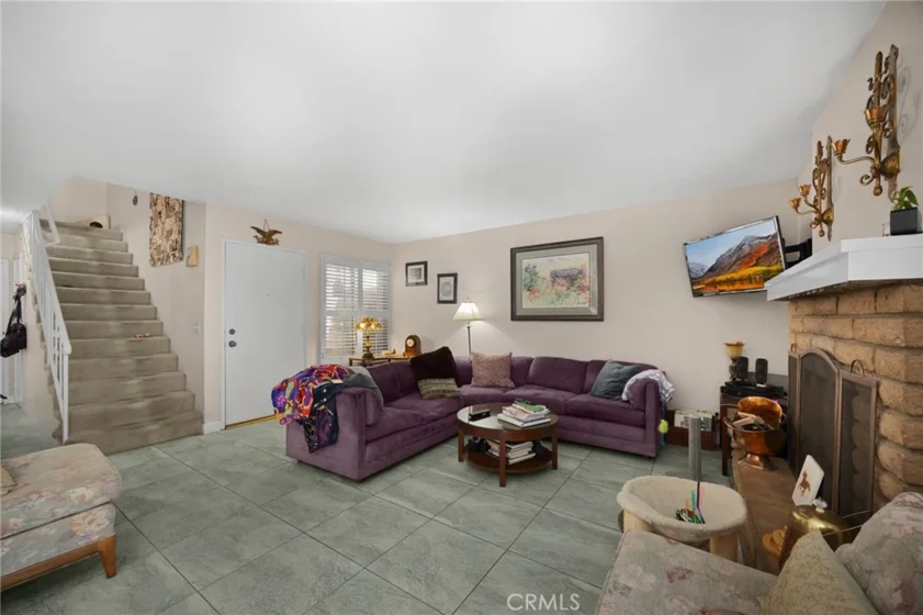 1402 Vista Grande photo 3
