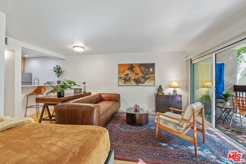 950 N Kings Road #106 photo 5