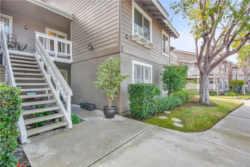 35 Brighton Place photo 1