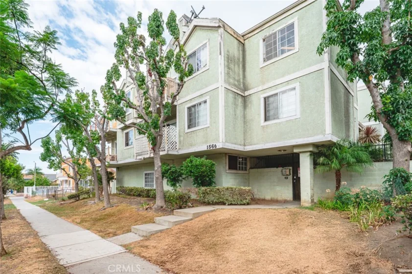1566 Pine Avenue #206A photo 1