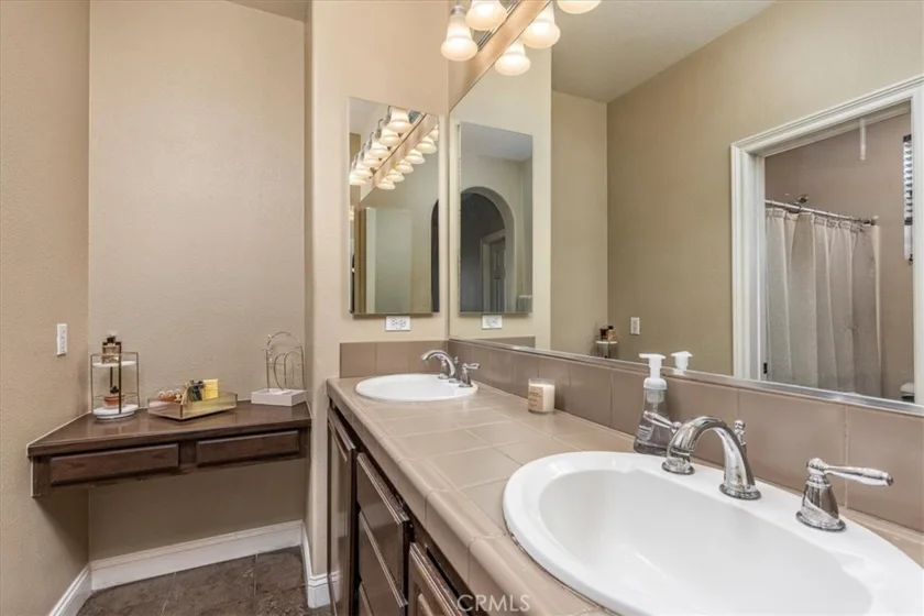 44972 Bellflower photo 8