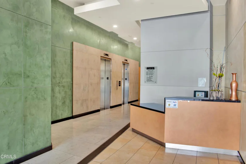 175 S Lake Avenue #406 photo 3