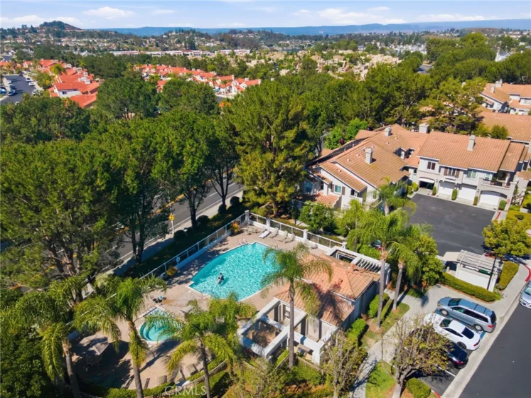 157 California Court photo 49