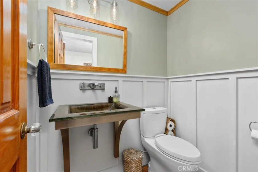 23821 Hillhurst Drive #4 photo 9