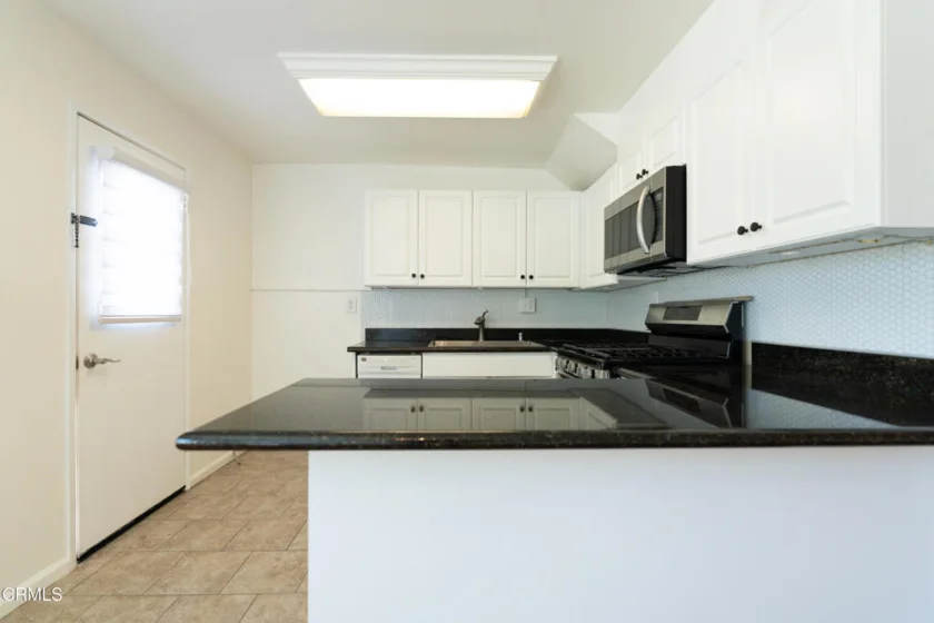 20224 Cohasset Street #9 photo 10