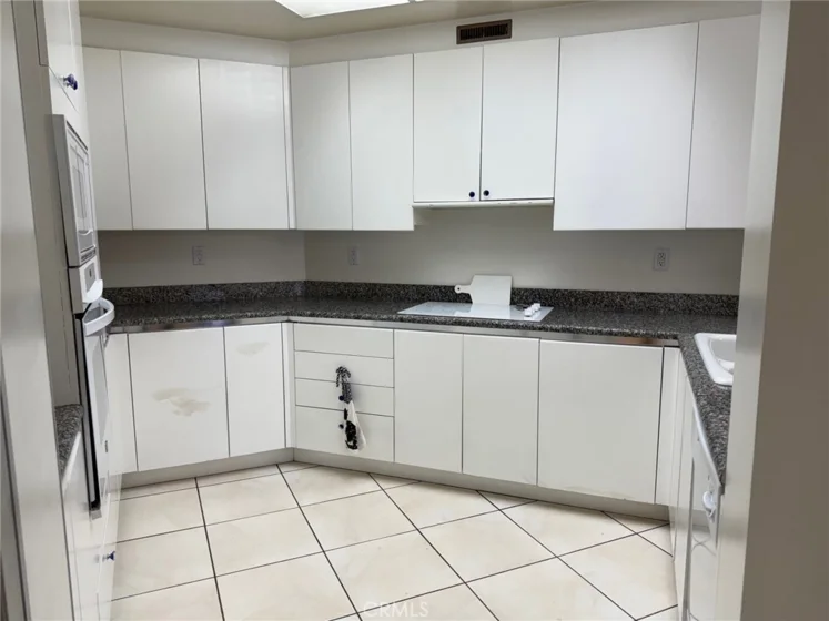 850 E Ocean Boulevard #B3 photo 14