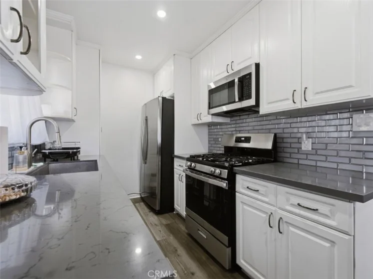 308 E Maple Apt 5 photo 9