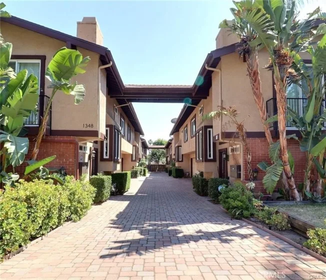 1348 E Orange Grove Boulevard #4 photo 1
