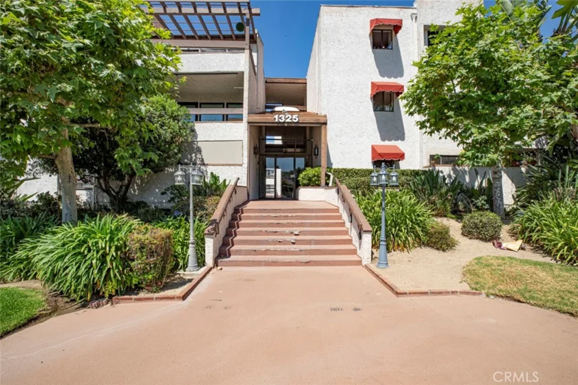 1325 Valley View Road #301 photo 3