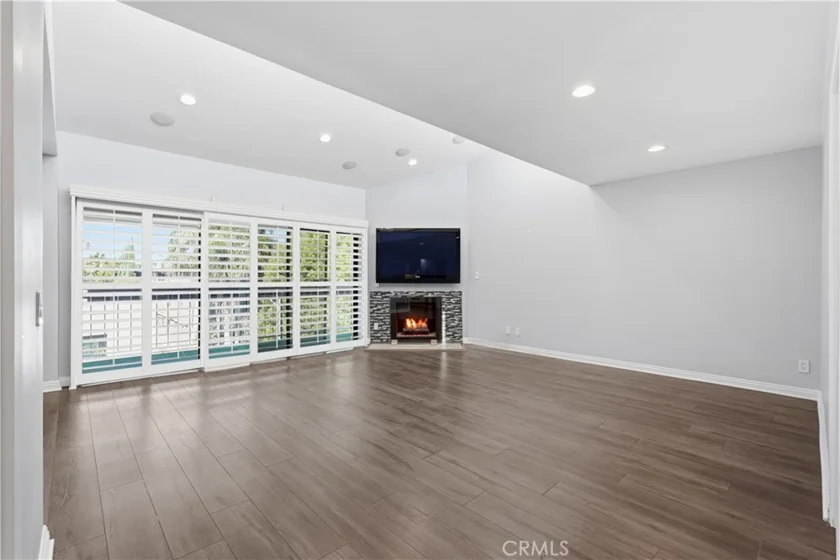 4542 Willis Avenue #302 photo 1