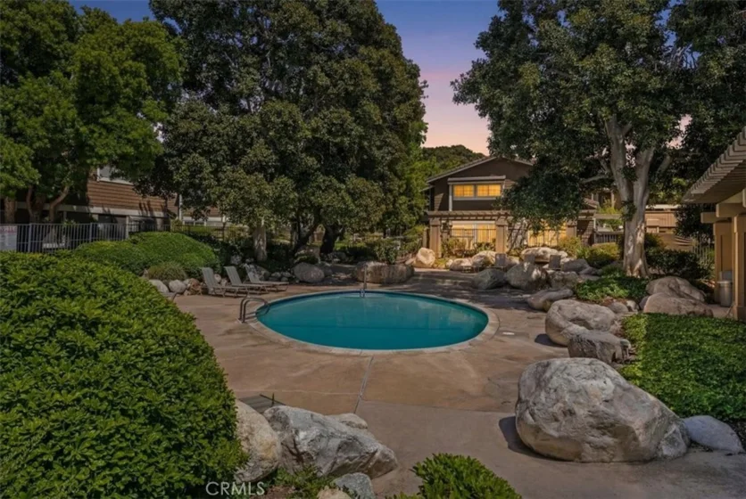208 Springview photo 57