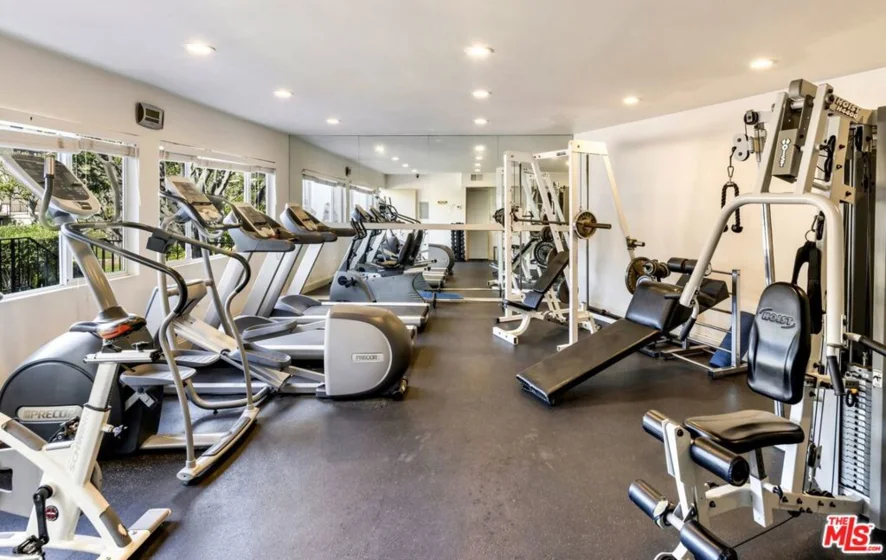 2385 Roscomare Road #D3 photo 10