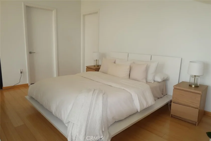1100 Wilshire photo 18
