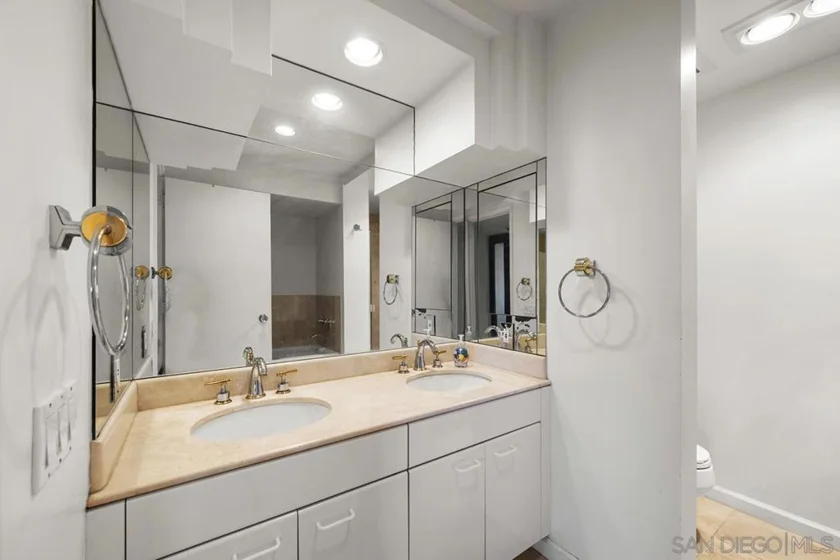 100 Harbor Drive #906 photo 21