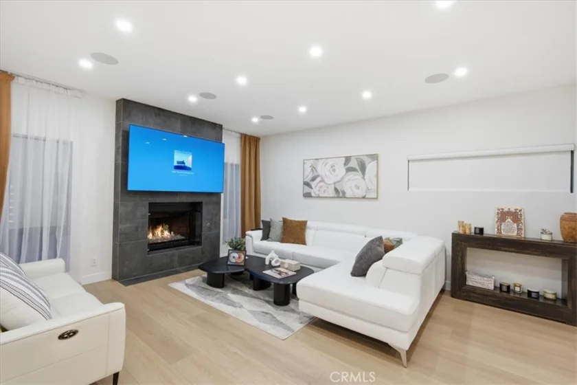 1734 N Verdugo #10 photo 5