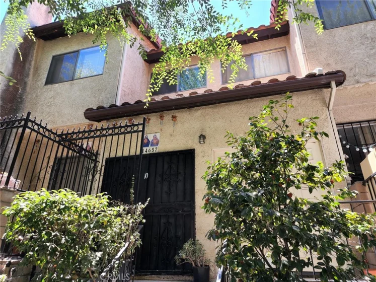 14657 Nordhoff Street #10 photo 1