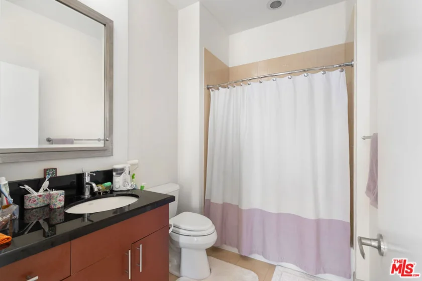 3810 Wilshire Boulevard #712 photo 22