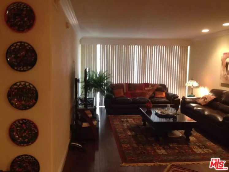 10751 Wilshire Boulevard #906 photo 9