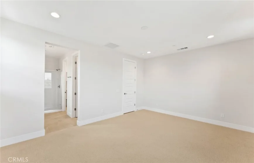 100 Pickwick Lane photo 24