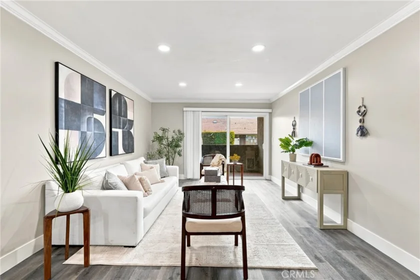 278 N Wilshire #108 photo 1
