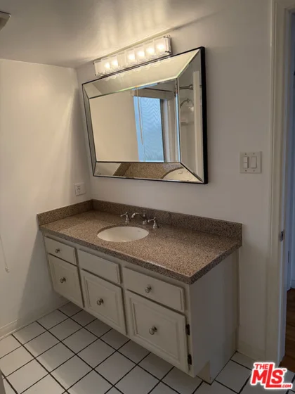 1225 Sunset Plaza Drive #2 photo 16