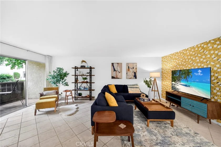 15020 Victory Boulevard #104 photo 3
