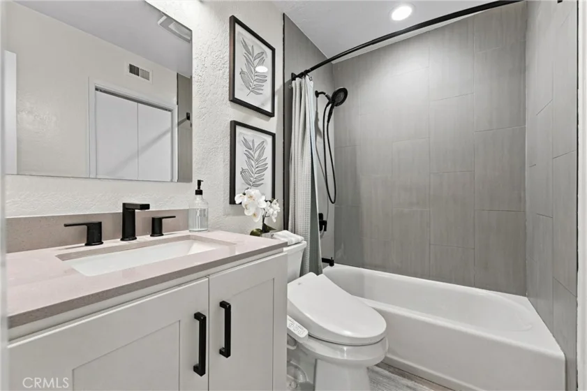 8437 El Arroyo photo 12
