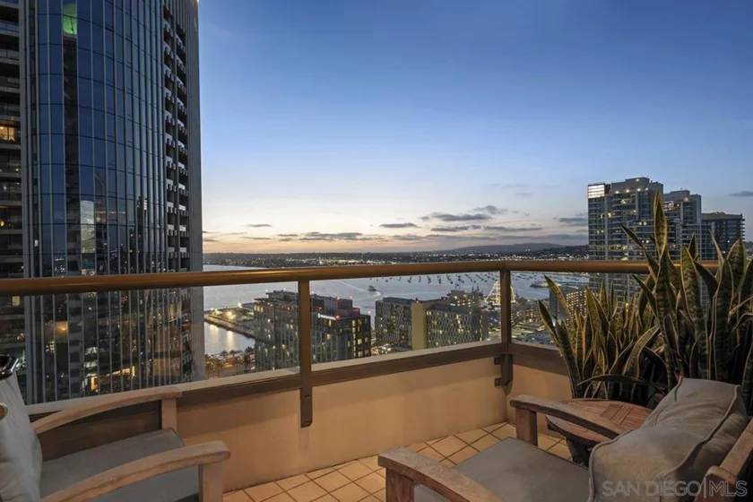 700 W E Street #2903 photo 1