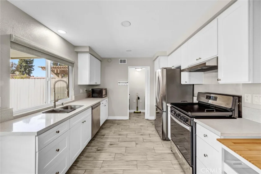 12827 Newhope photo 10