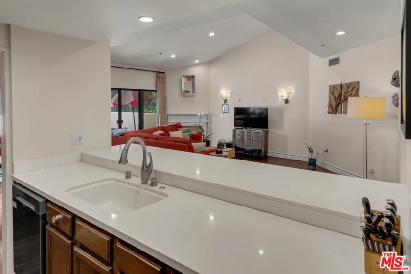 1722 Malcolm Avenue #304 photo 35