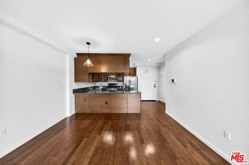 1026 S Oxford Avenue #302 photo 7