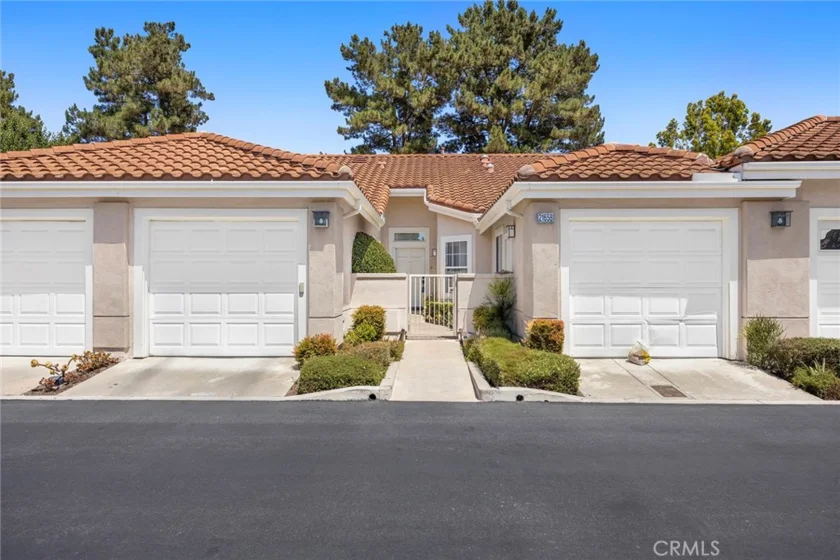 21658 Paseo Maravia photo 1